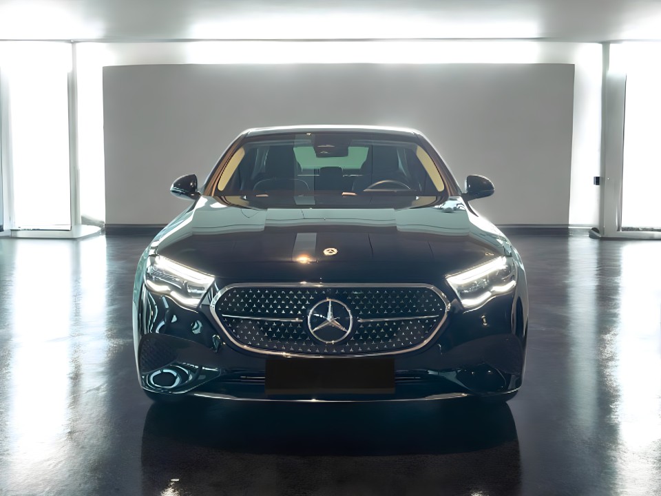 Mercedes-Benz E 300e 4MATIC AMG - foto 6