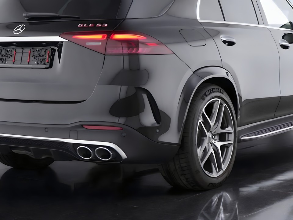 Mercedes-Benz GLE AMG 53 4MATIC+ - foto 9