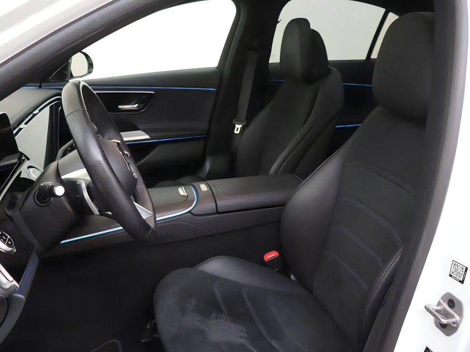 Mercedes-Benz E 300e 4MATIC AMG - foto 8