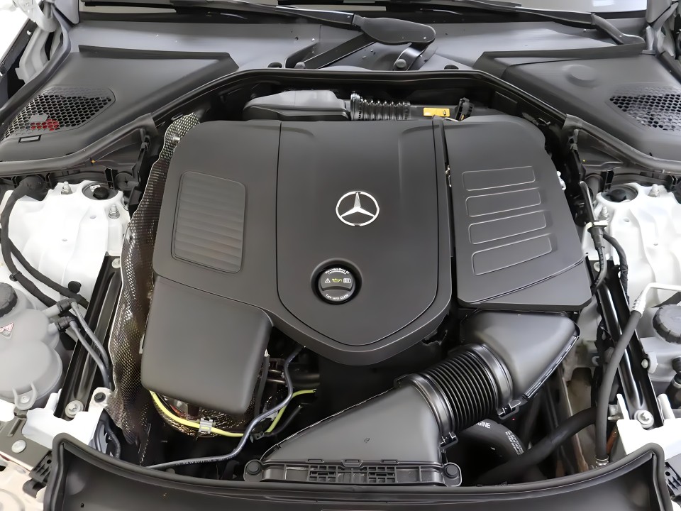 Mercedes-Benz E 300e 4MATIC AMG - foto 12