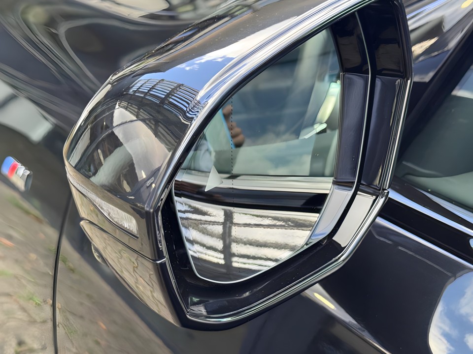 BMW Seria 7 740d xDrive - foto 14