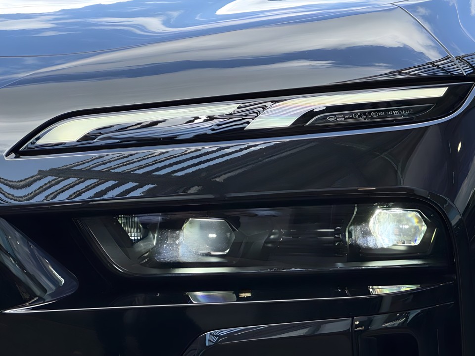 BMW Seria 7 740d xDrive - foto 15