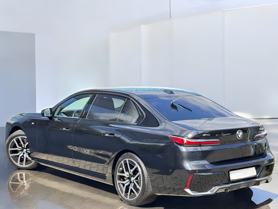 BMW Seria 7 740d xDrive (4)