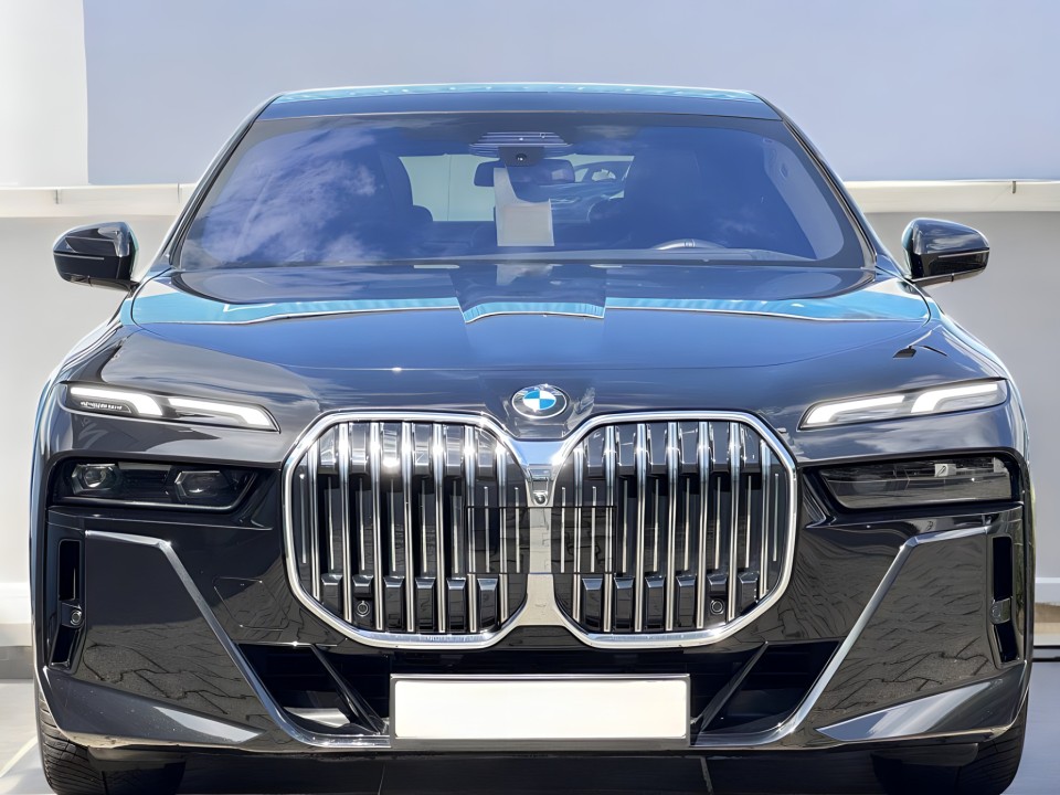 BMW Seria 7 740d xDrive - foto 6