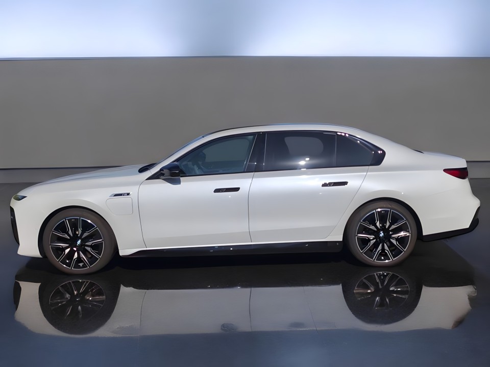 BMW Seria 7 M760e xDrive - foto 6