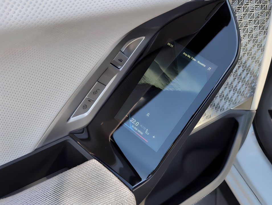 BMW Seria 7 M760e xDrive - foto 16