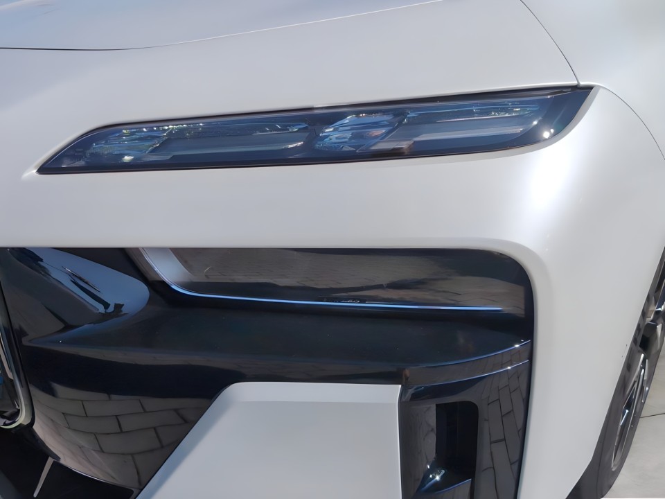 BMW Seria 7 M760e xDrive - foto 17