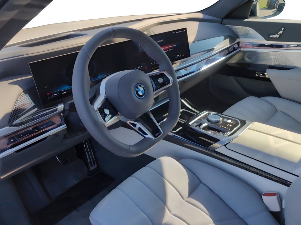BMW Seria 7 M760e xDrive - foto 10