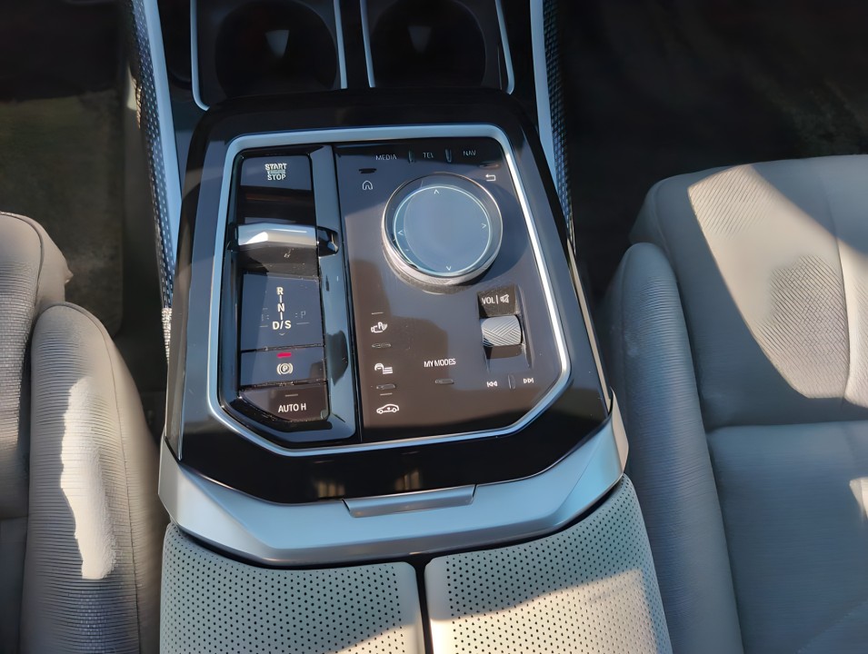 BMW Seria 7 M760e xDrive - foto 11