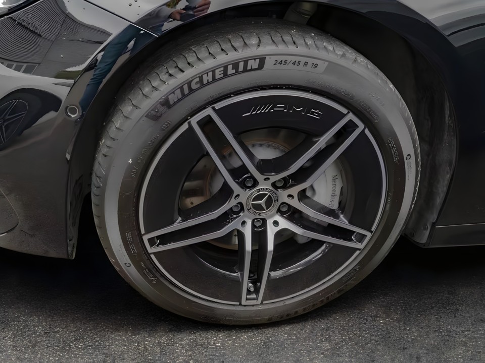 Mercedes-Benz E 300e 4MATIC AMG Line - foto 20