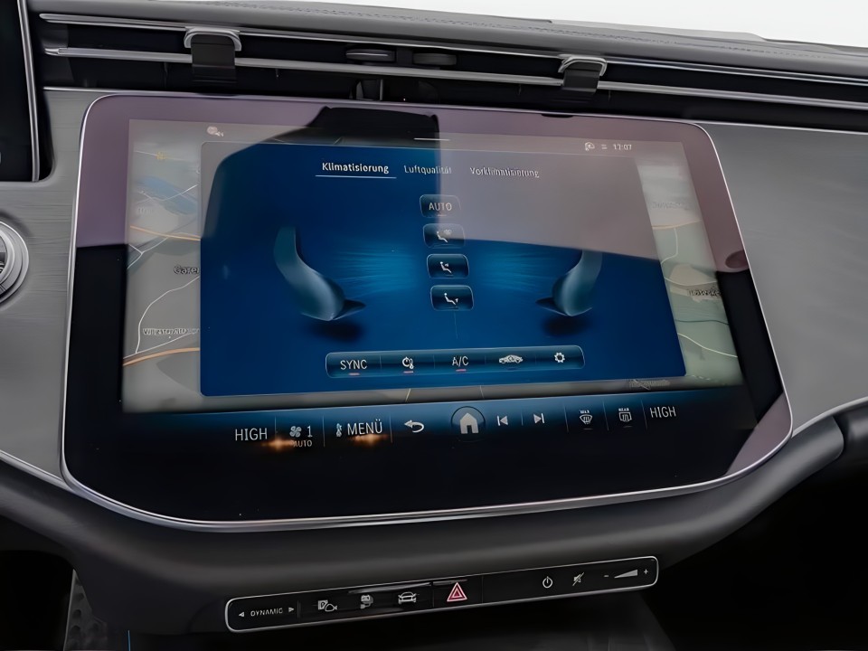 Mercedes-Benz E 300e 4MATIC AMG Line - foto 9