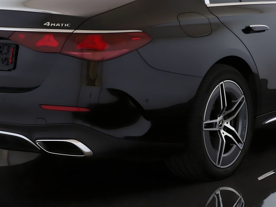 Mercedes-Benz E 300de 4MATIC AMG Line - foto 15