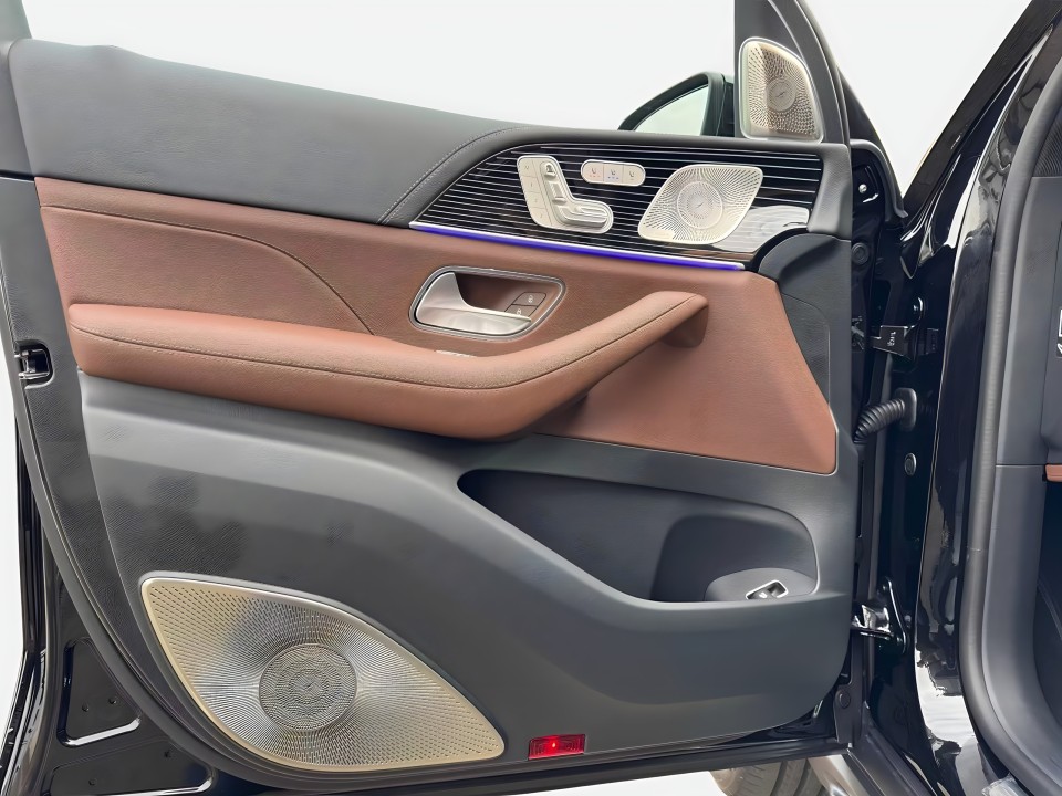 Mercedes-Benz GLS 450d AMG - foto 36