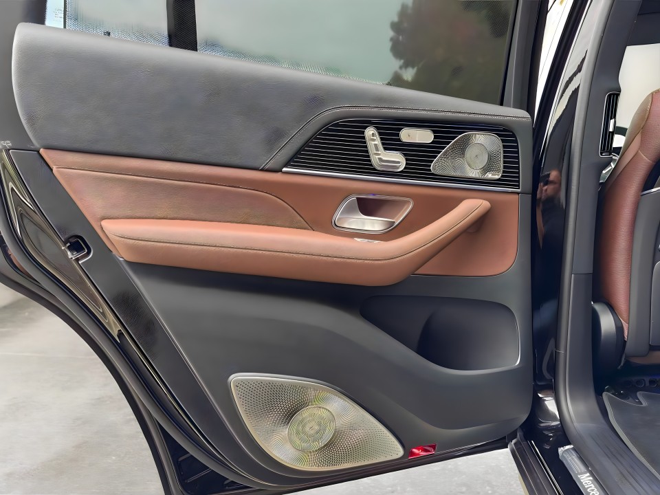 Mercedes-Benz GLS 450d AMG - foto 38