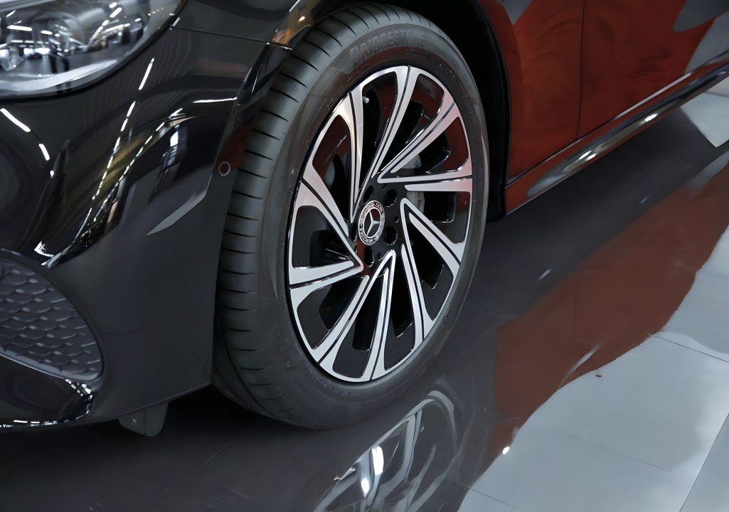 Mercedes-Benz E 300e 4MATIC - foto 14