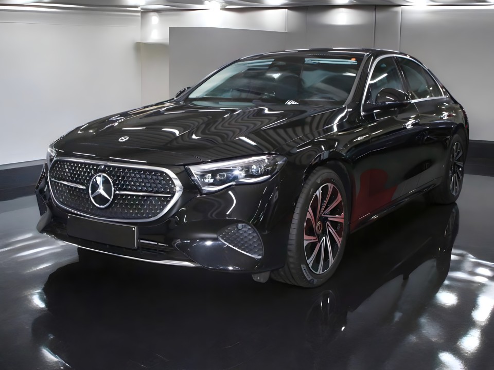 Mercedes-Benz E 300e 4MATIC (4)