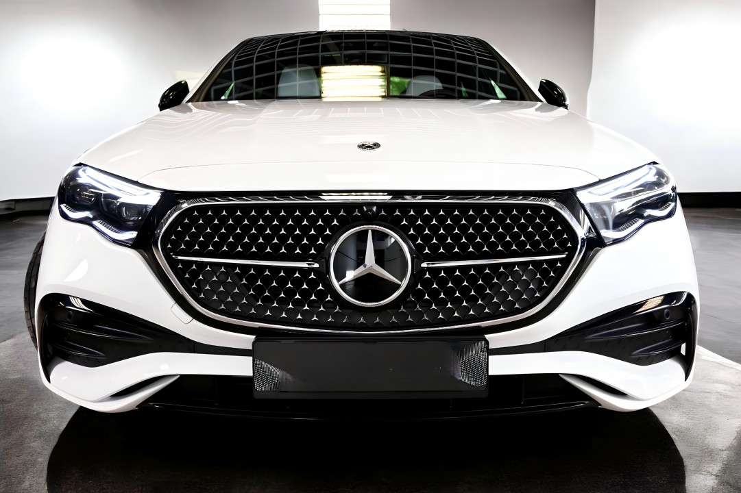 Mercedes-Benz E 300E 4MATIC AMG - foto 7