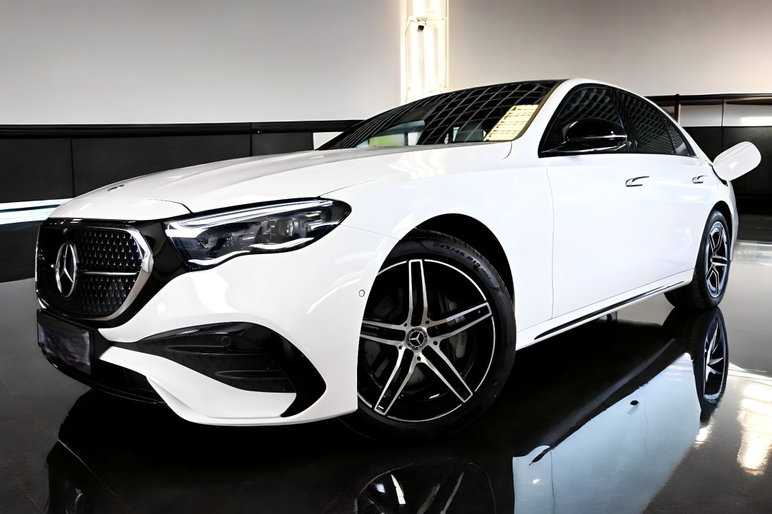 Mercedes-Benz E 300E 4MATIC AMG - foto 6