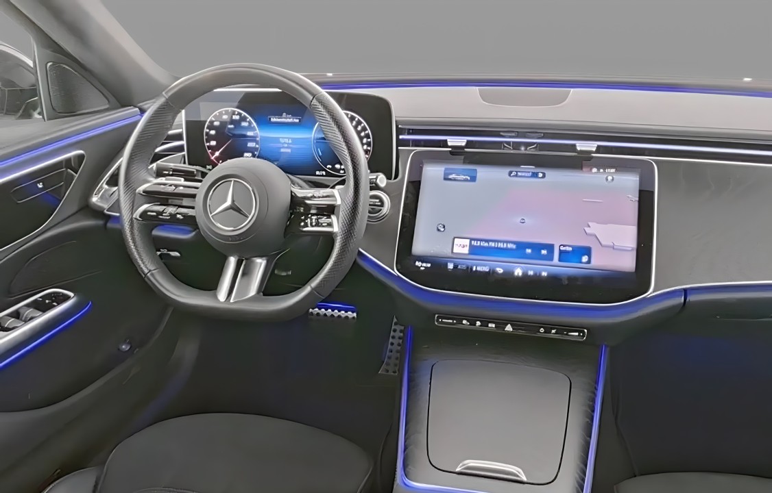 Mercedes-Benz E 300e 4MATIC AMG Line (5)