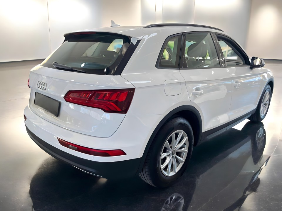 Audi Q5 35TDI quattro S tronic (2)