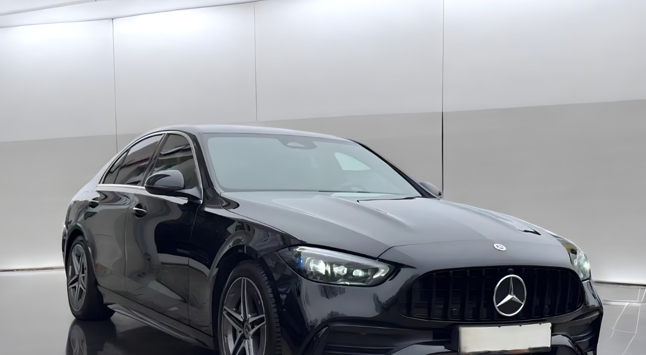 Mercedes-Benz C 300 4MATIC AMG (4)