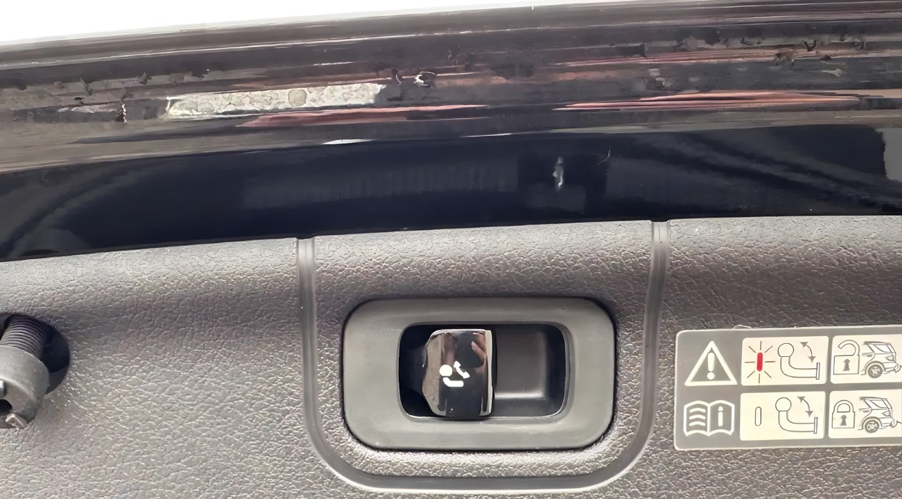 Mercedes-Benz C 300 4MATIC AMG - foto 13