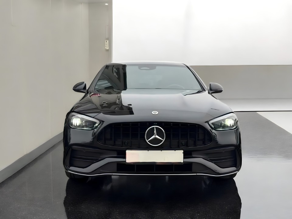 Mercedes-Benz C 300 4MATIC AMG (3)