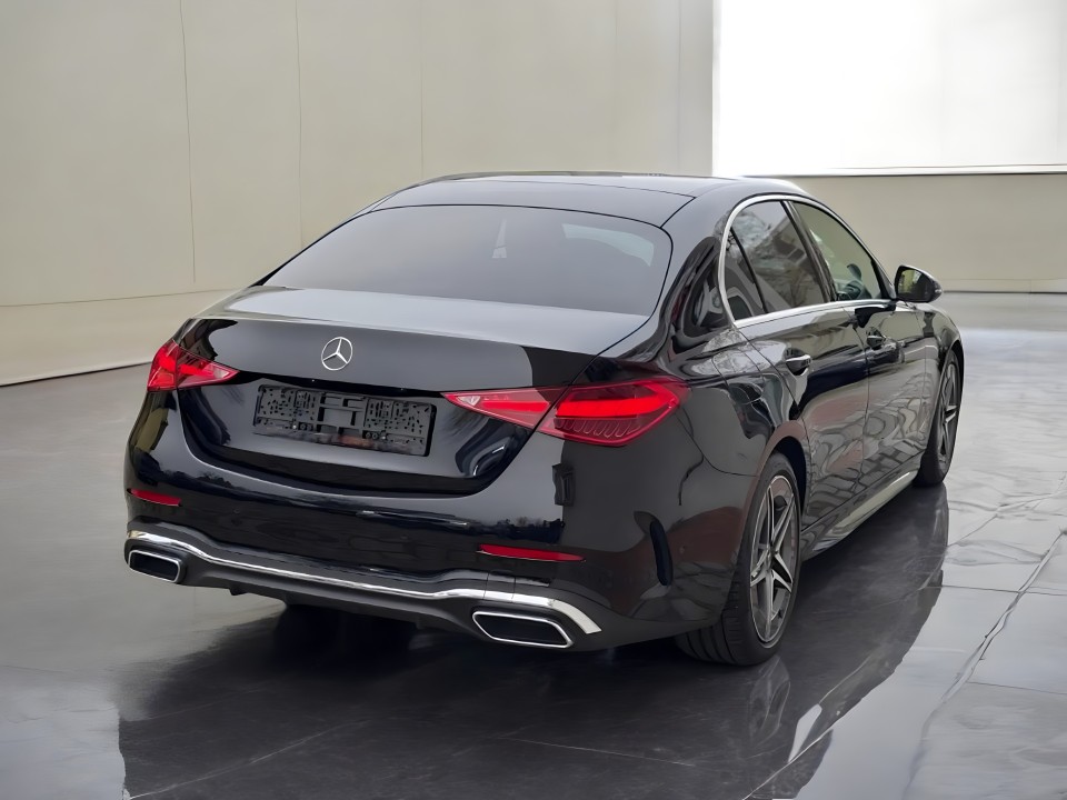 Mercedes-Benz C 300 4MATIC AMG (5)