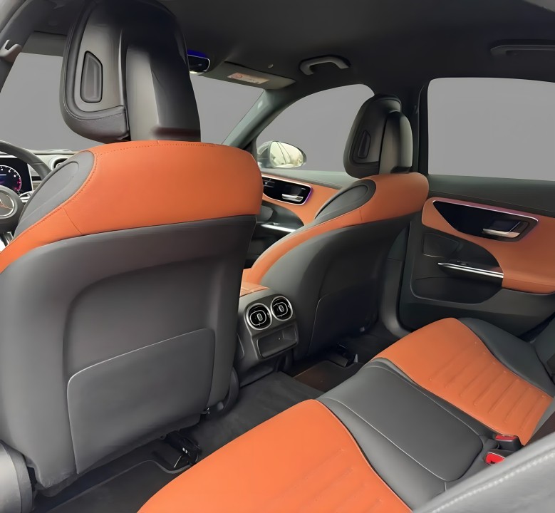 Mercedes-Benz C 300 4MATIC AMG - foto 11