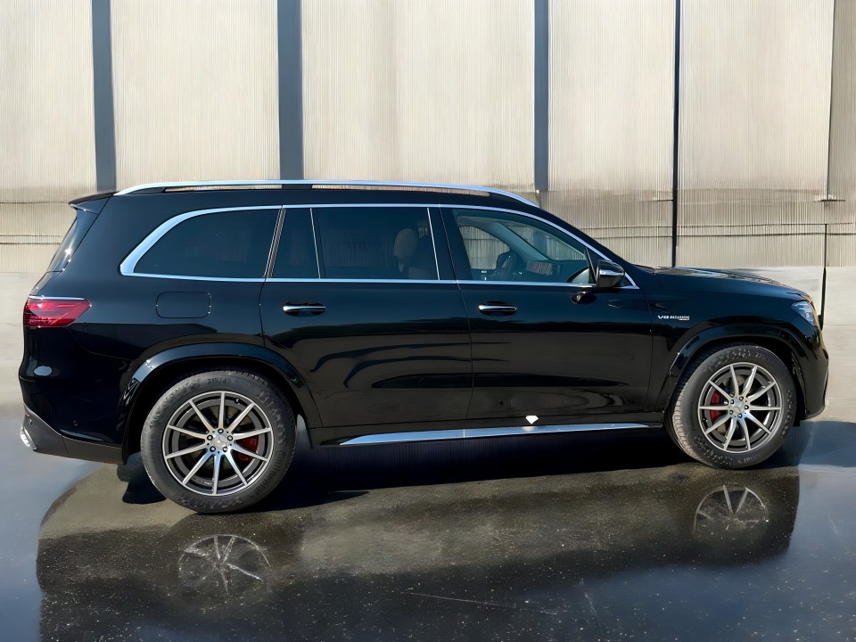 Mercedes-Benz GLS 63 AMG 4MATIC+ (2)