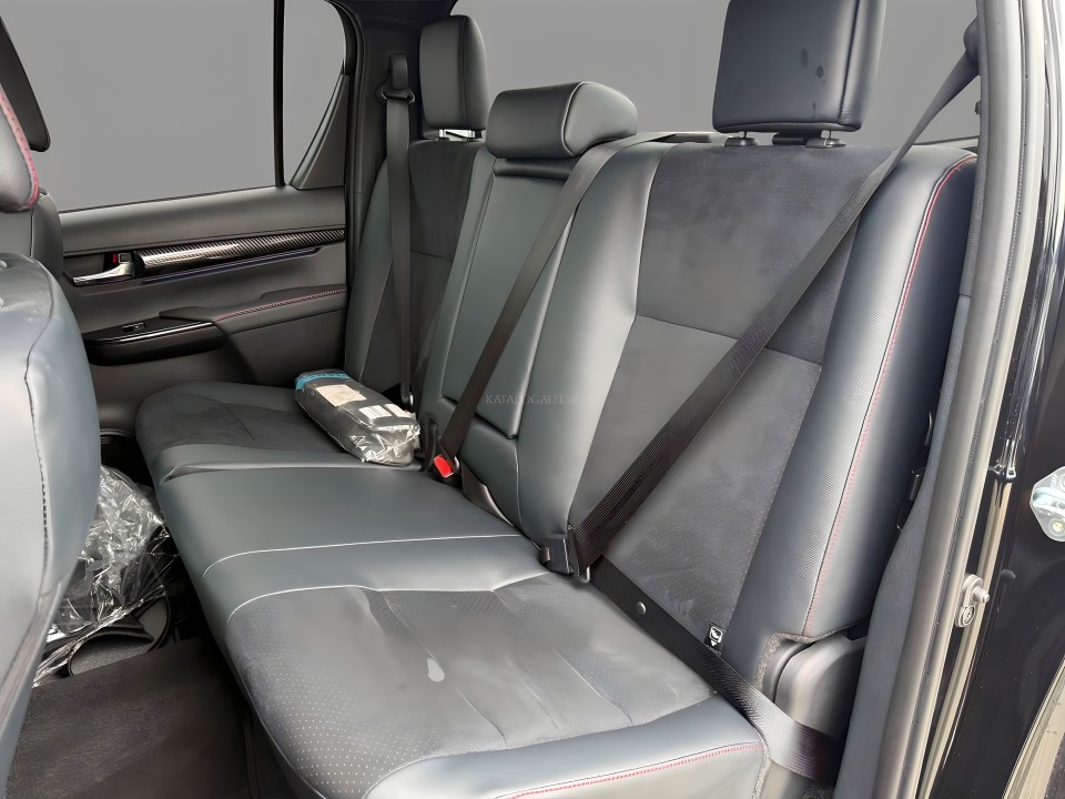 Toyota Hilux GR Sport - foto 6