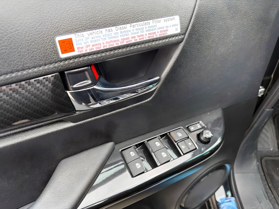 Toyota Hilux GR Sport - foto 17