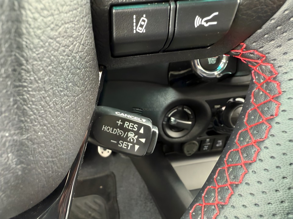 Toyota Hilux GR Sport - foto 13