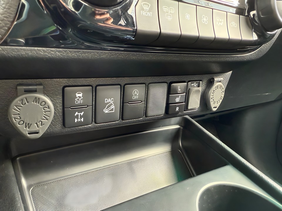 Toyota Hilux GR Sport - foto 18