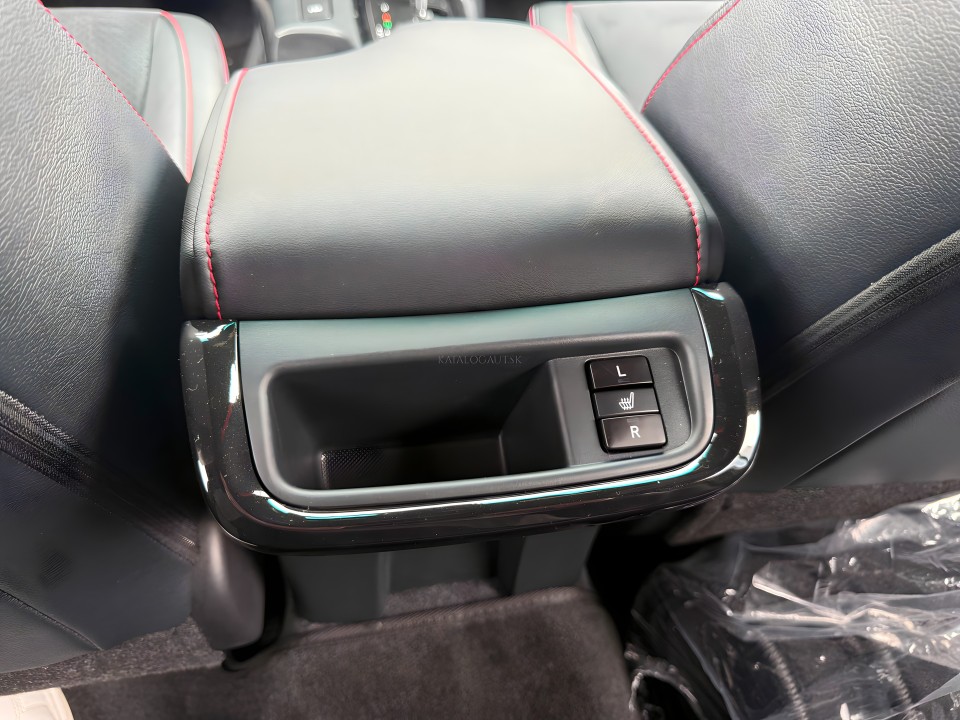 Toyota Hilux GR Sport - foto 15