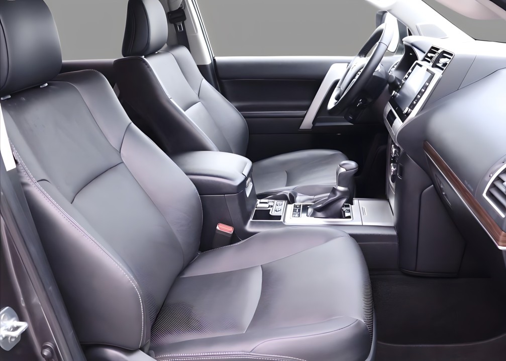 Toyota Land Cruiser - foto 12