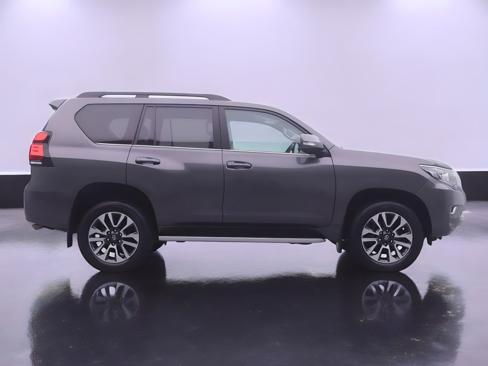 Toyota Land Cruiser (2)