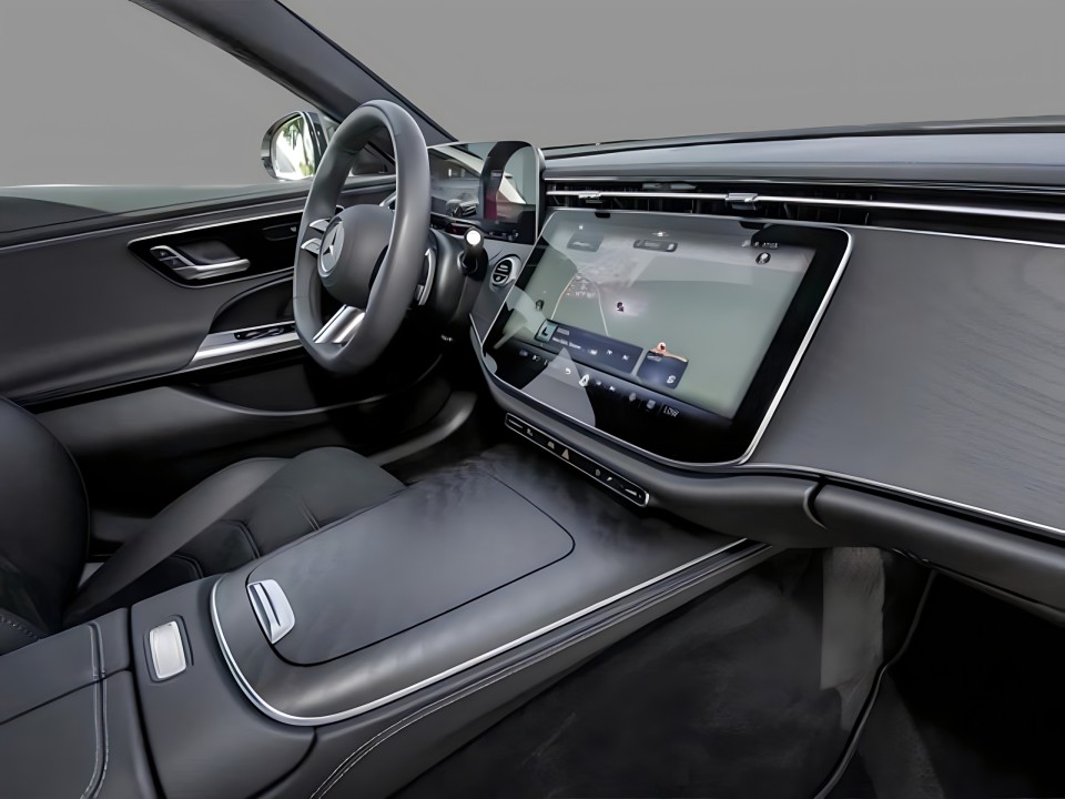 Mercedes-Benz E 200 4MATIC - foto 9