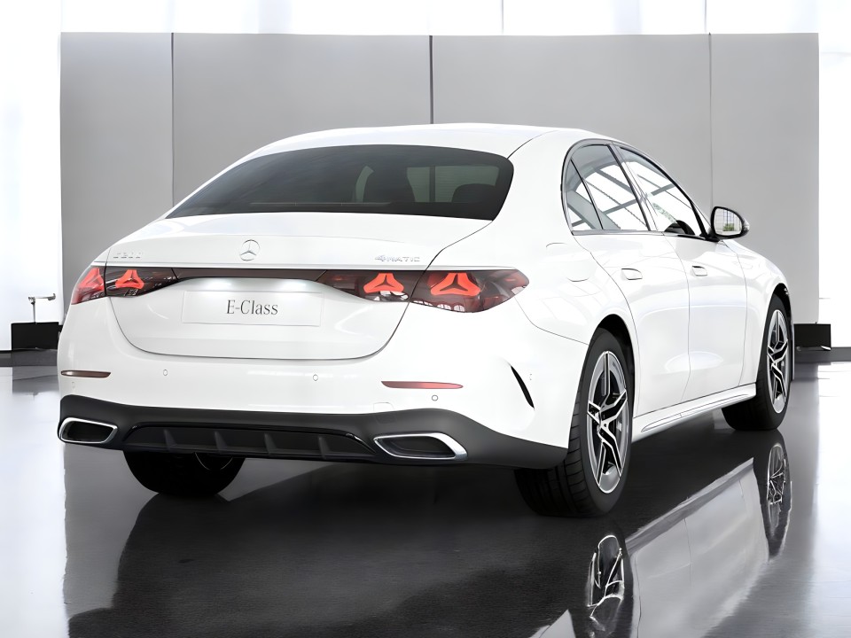 Mercedes-Benz E 200 4MATIC (4)