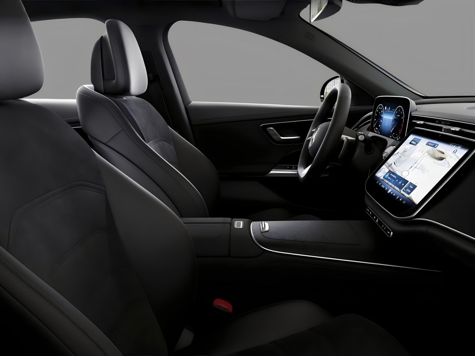 Mercedes-Benz E 200 4MATIC - foto 11