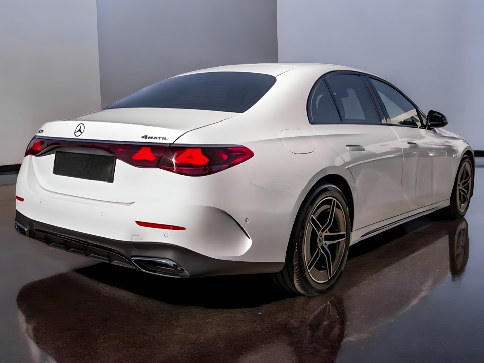 Mercedes-Benz E 200 4MATIC (2)