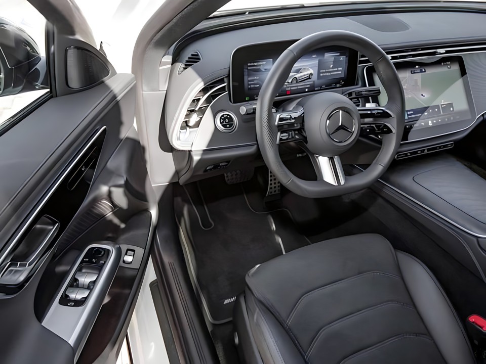 Mercedes-Benz E 200 4MATIC - foto 6