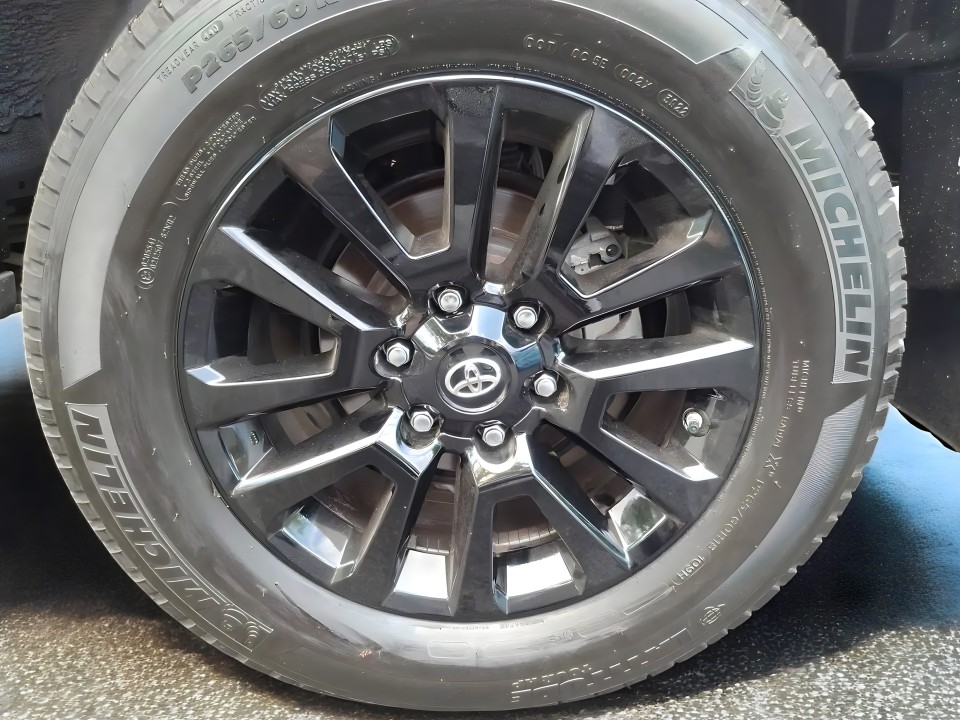 Toyota Land Cruiser Executive - foto 18