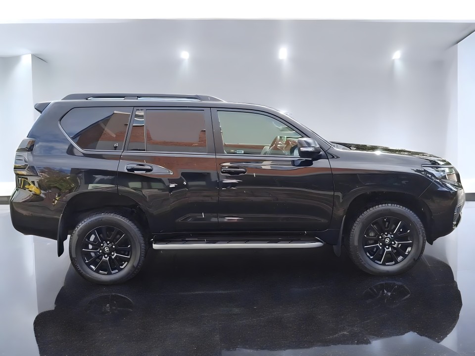 Toyota Land Cruiser Executive (2)