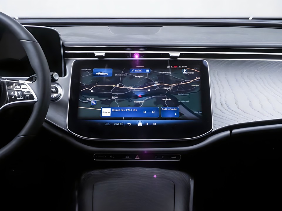 Mercedes-Benz E 200 4MATIC - foto 12