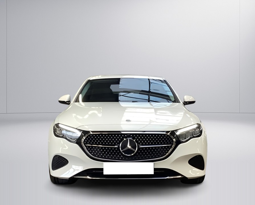 Mercedes-Benz E 200 4MATIC - foto 6