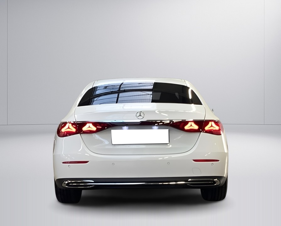 Mercedes-Benz E 200 4MATIC (3)