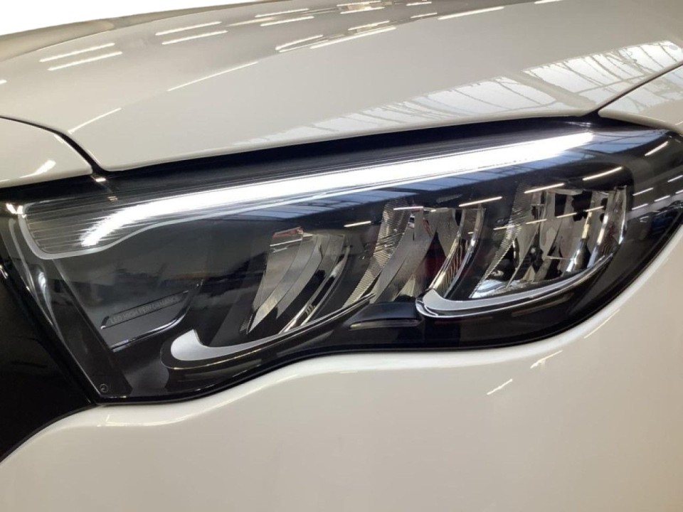 Mercedes-Benz E 200 4MATIC - foto 24