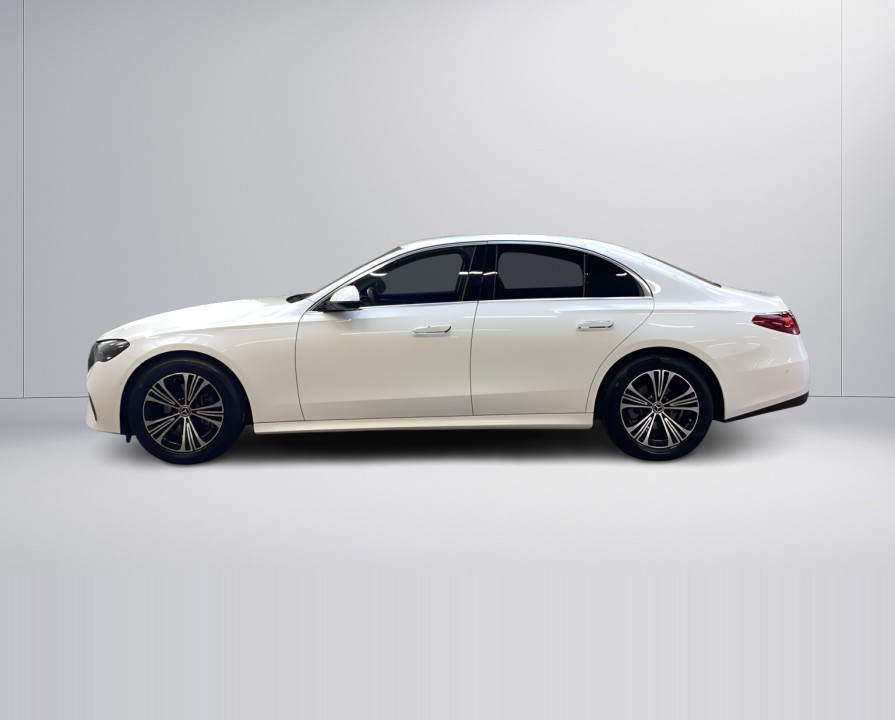 Mercedes-Benz E 200 4MATIC (4)