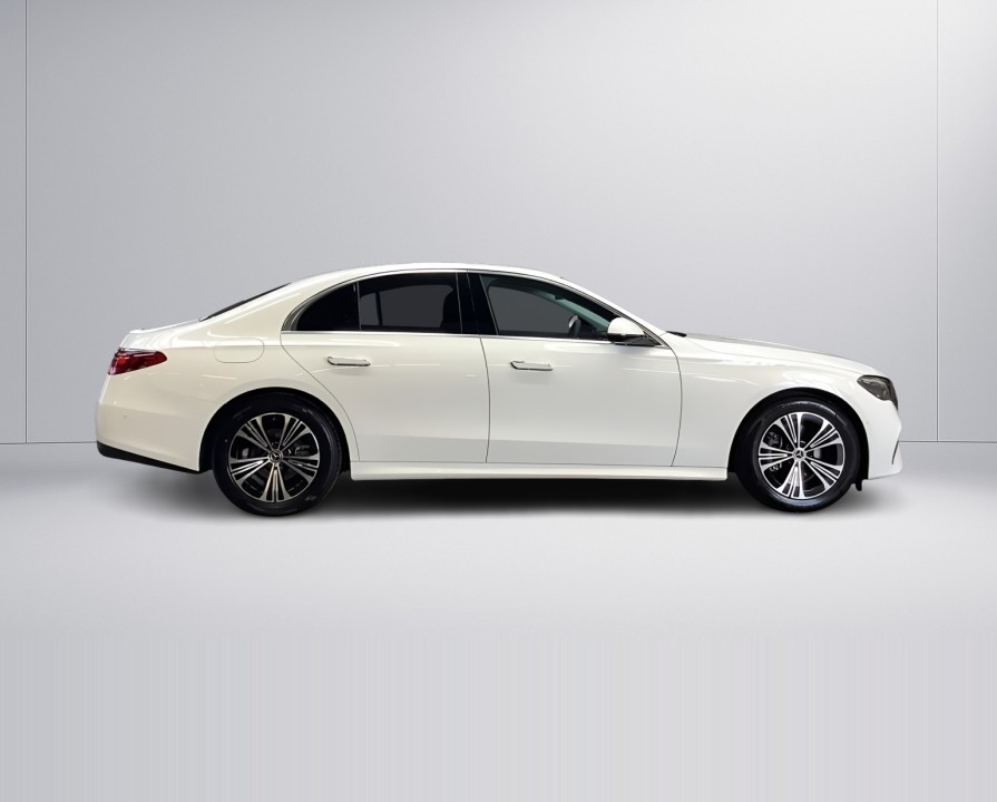 Mercedes-Benz E 200 4MATIC (2)